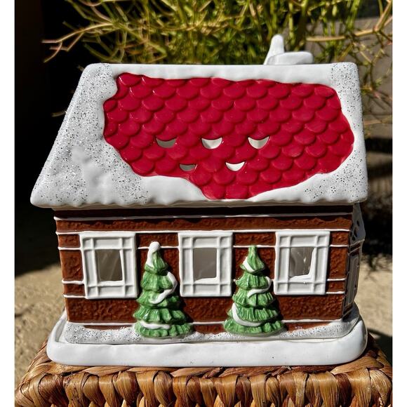 HOMEWORX by Slatkin & Co. CERAMIC GINGERBREAD VILLAGE HOUSE - Picture 4 of 11